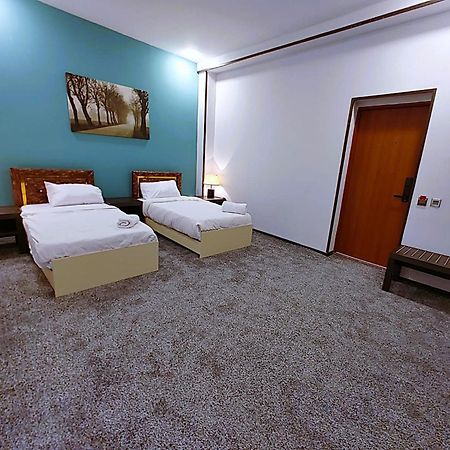 Crossway Hotel Masazir Экстерьер фото