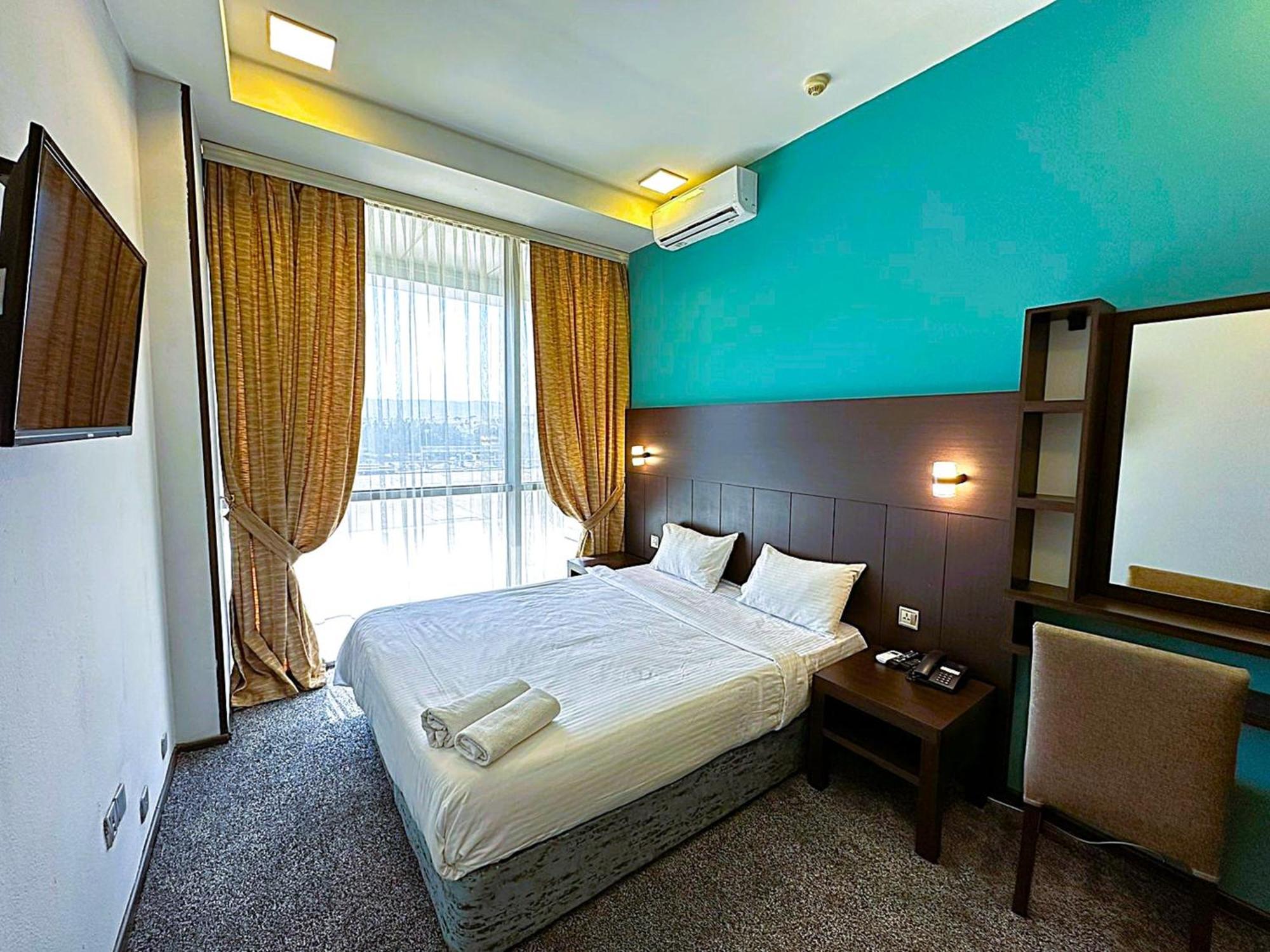 Crossway Hotel Masazir Экстерьер фото