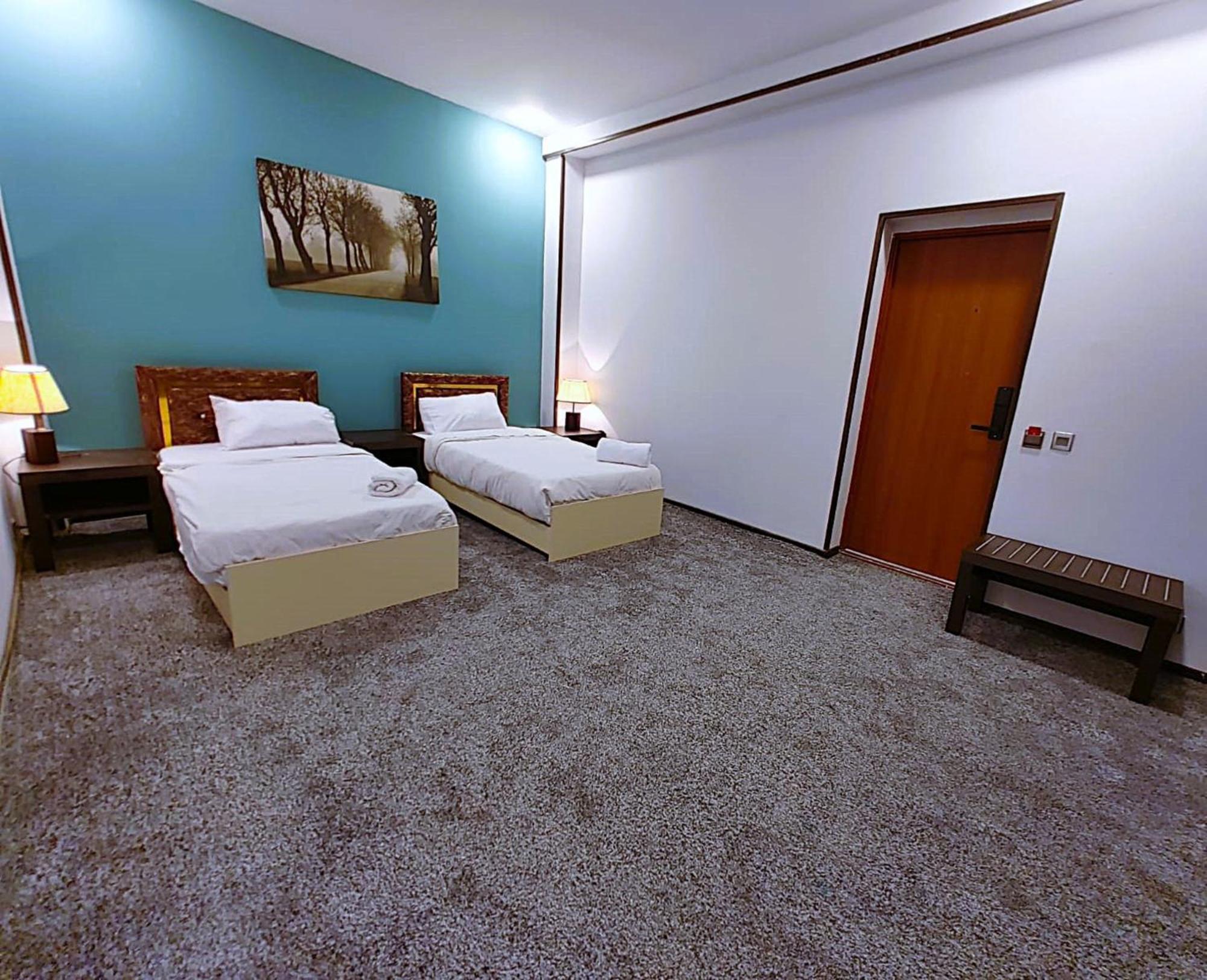 Crossway Hotel Masazir Экстерьер фото