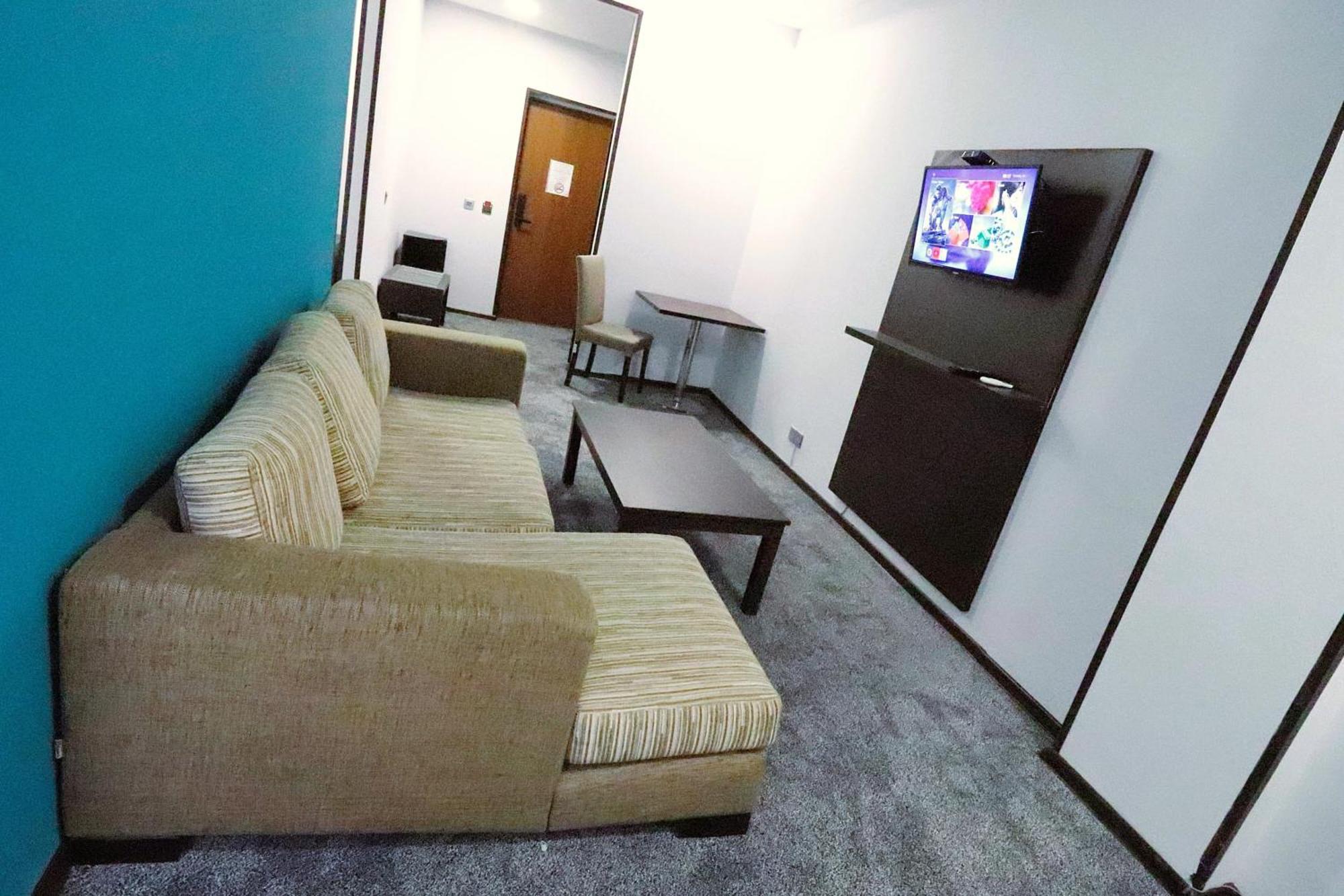Crossway Hotel Masazir Экстерьер фото
