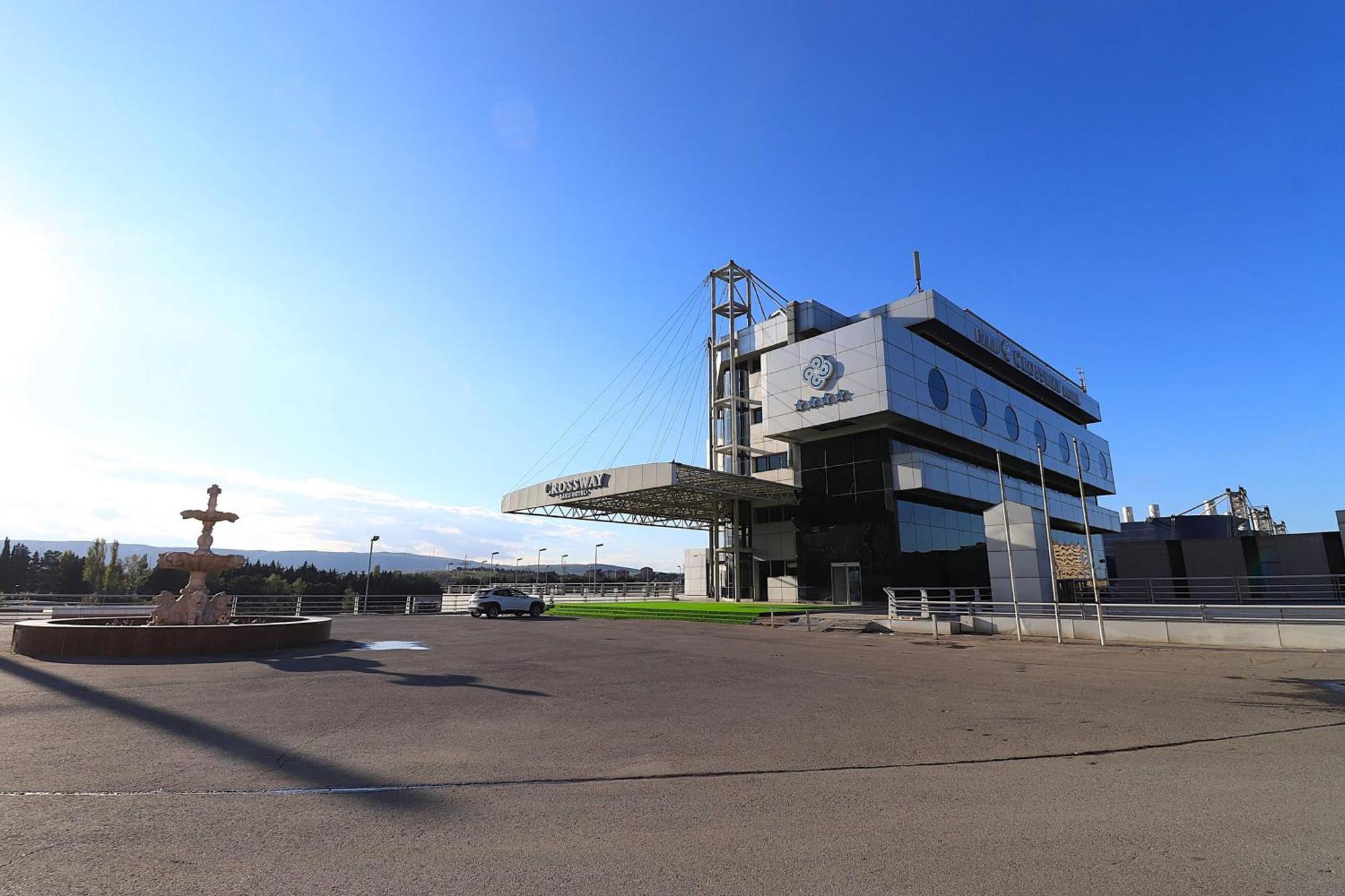 Crossway Hotel Masazir Экстерьер фото