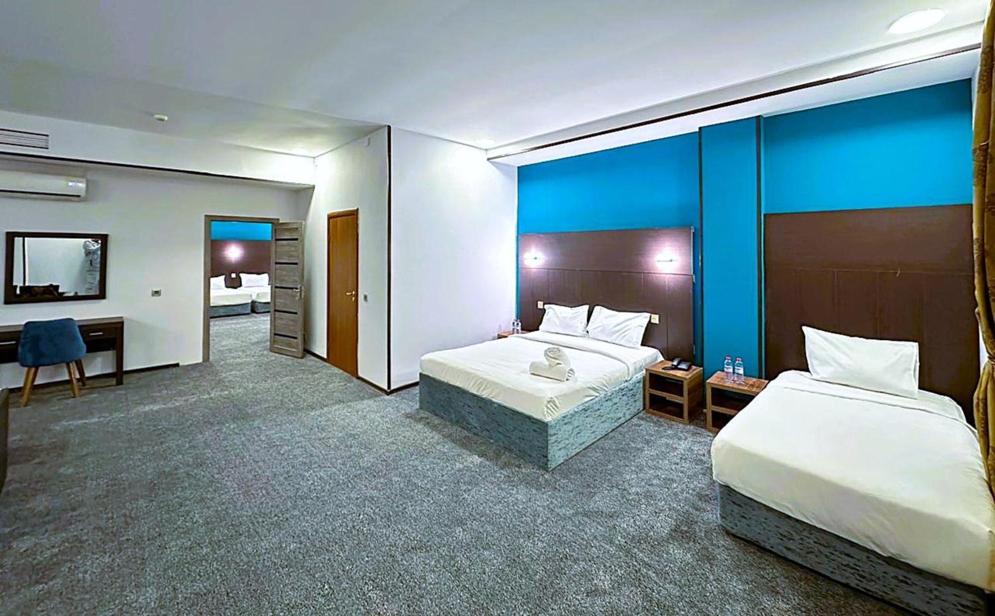 Crossway Hotel Masazir Экстерьер фото